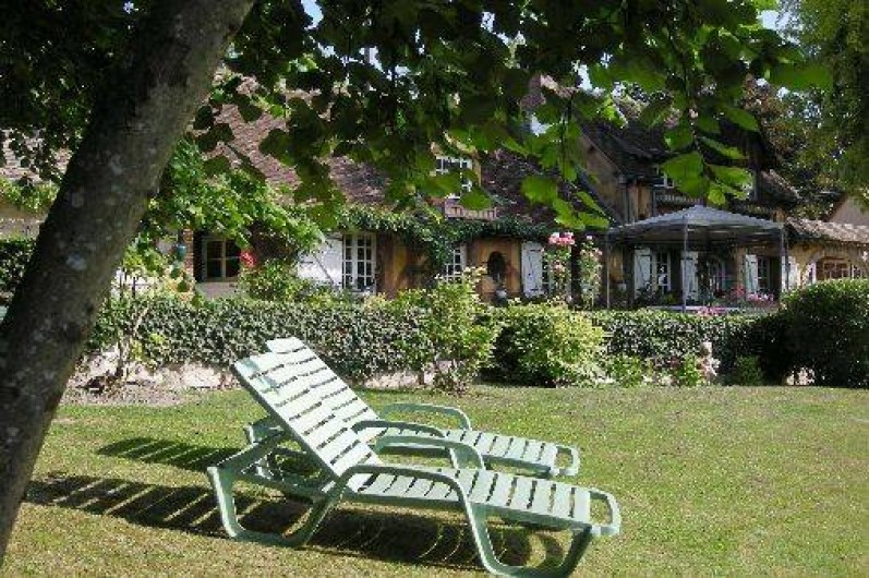 Location de vacances - Chambre d'hôtes à Les Andelys - Un petit coin de repos sous les noisetiers