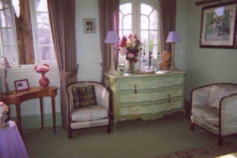 Location de vacances - Chambre d'hôtes à Les Andelys - Vue de la chambre sur le jardin