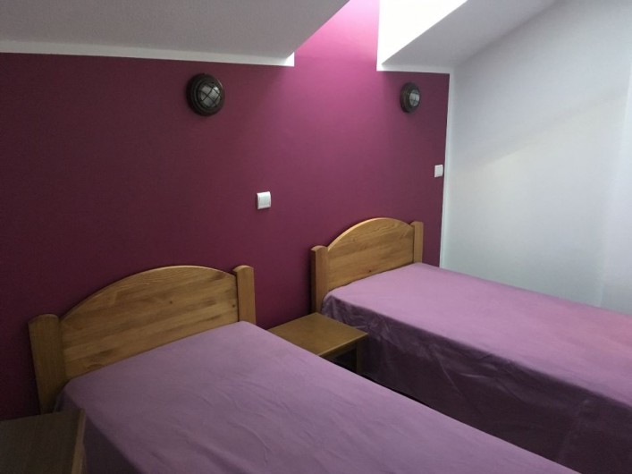 Location de vacances - Appartement à Les Claux - chambre Violine avec 2 lits de 90x200