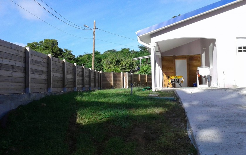 Location de vacances - Villa à Sainte-Anne - pelouse