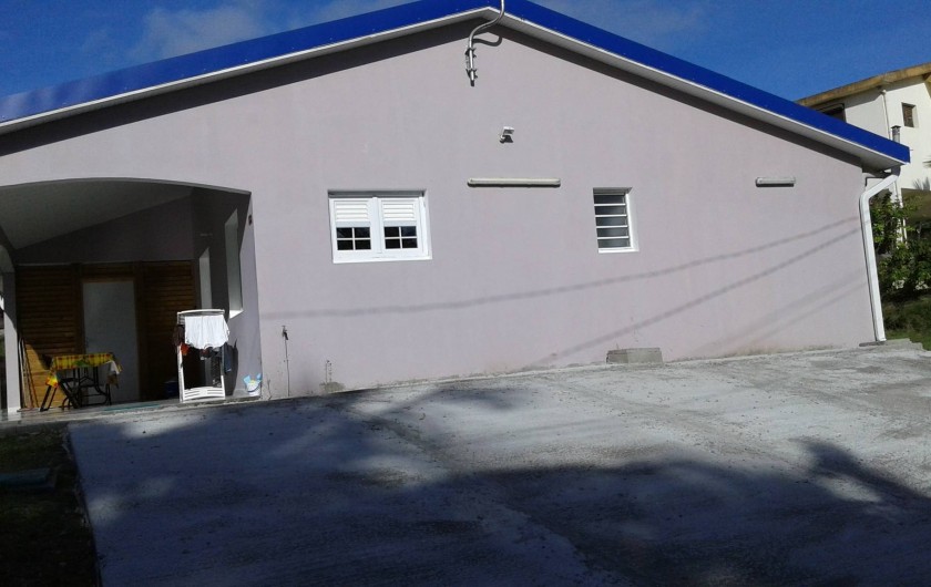 Location de vacances - Villa à Sainte-Anne - parking