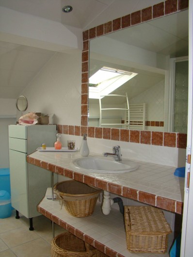 Location de vacances - Chambre d'hôtes à Cuttoli-Corticchiato - salle d'eau