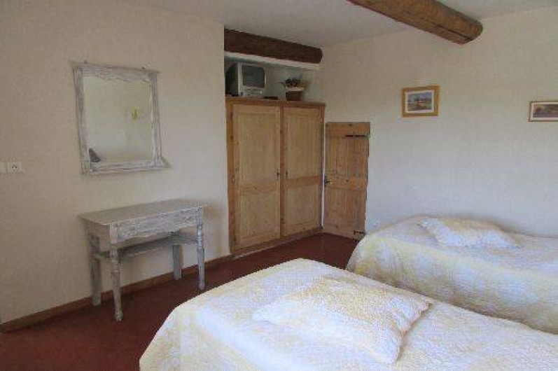 Location de vacances - Gîte à Mazan - Chambre 2 avec 2 lit simples attenants à la chambre parentale 1