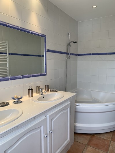 Location de vacances - Gîte à Mazan - Salle de bain chambre parentale