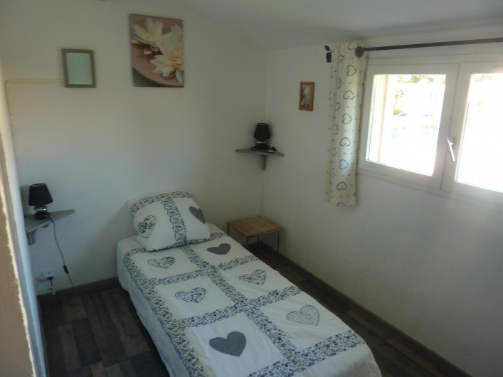 Location de vacances - Mas à Le Lavandou - chambre 2 ( 2 lits se 1 personne ou 1 lit de 160)9