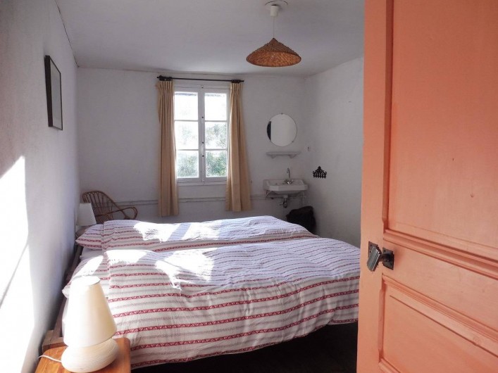 Location de vacances - Gîte à Vernoux-en-Vivarais - L'une des chambres doubles