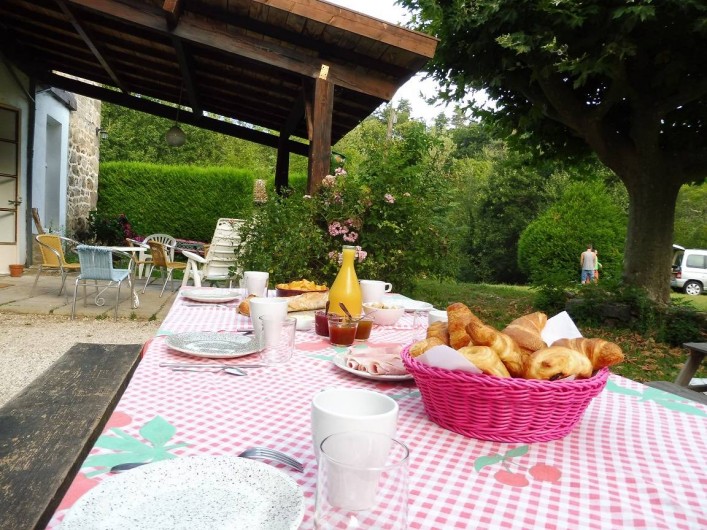 Location de vacances - Gîte à Vernoux-en-Vivarais - Un petit-déjeuner champêtre