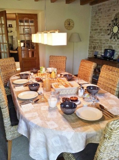 Location de vacances - Chambre d'hôtes à Ardin - Salle des repas