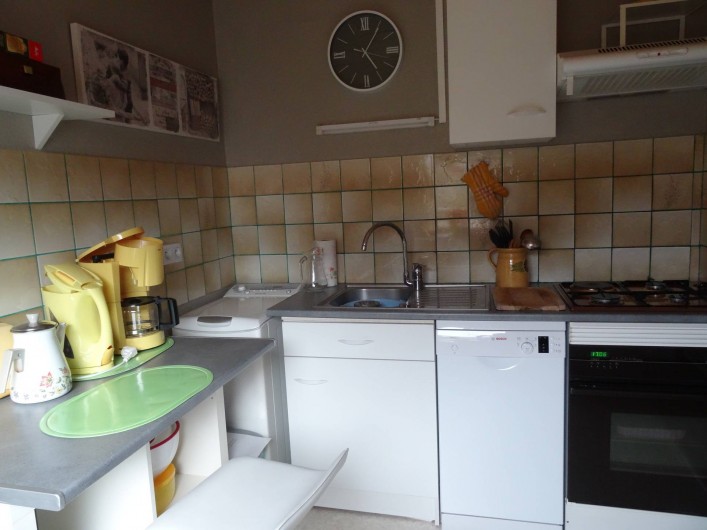 Location de vacances - Gîte à Fréland - cuisine, lave vaisselle, four,plaque de cuisson,evier