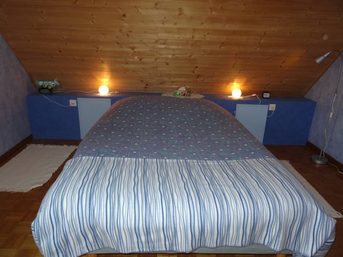 Location de vacances - Gîte à Fréland - chambre bleue, lit de 140 /200