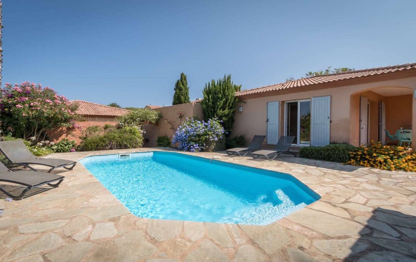 Location de vacances - Villa à L'Île-Rousse - Villas Celia / Casa Gialla / Turchina / Rossa / 2 chambres / Piscine