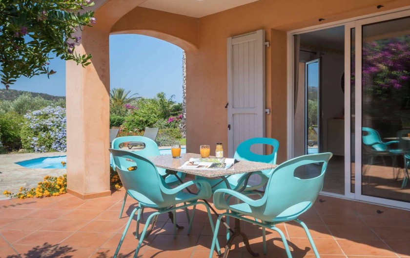 Location de vacances - Villa à L'Île-Rousse - Villas Celia / Casa Gialla / Turchina / Rossa / 2 chambres / Piscine
