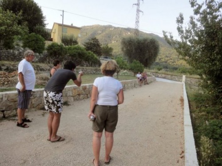 Location de vacances - Appartement à Le Bar-sur-Loup - PARTIE DE BOULES DES VACANCIERS