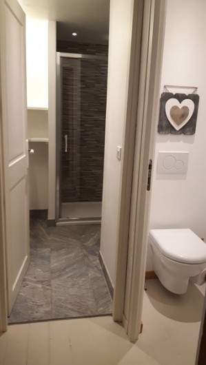 Location de vacances - Appartement à Peisey-Nancroix - Salle de douche et WC indépendant