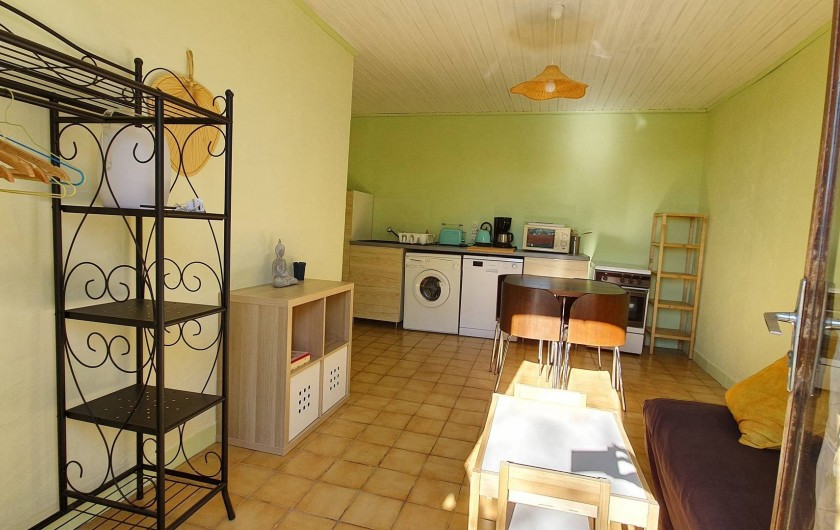 Location de vacances - Appartement à Peyrilles - La pièce principale