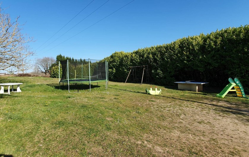 Location de vacances - Appartement à Peyrilles - Aire de jeux