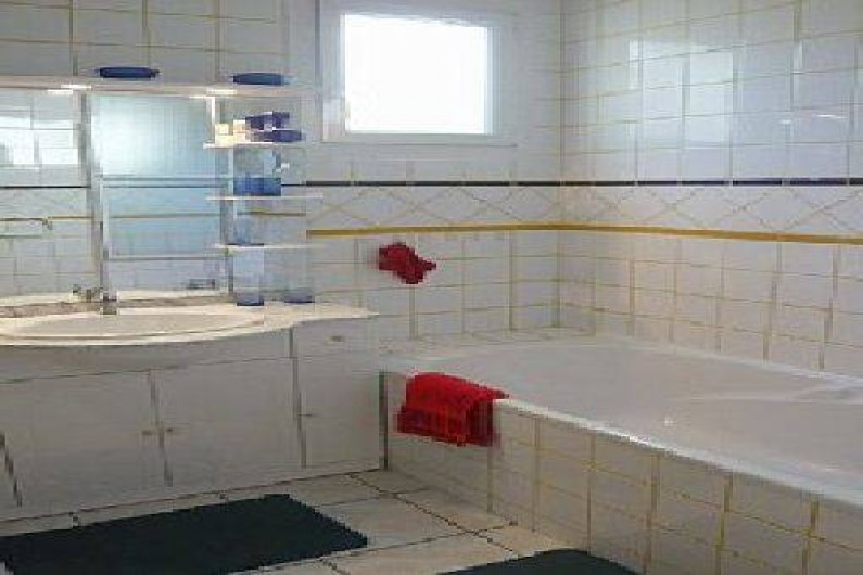 Location de vacances - Villa à Vallon-Pont-d'Arc - salle de bain