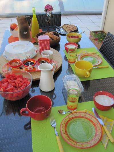 Location de vacances - Chambre d'hôtes à Soulac-sur-Mer - Soulac'Ouette - Petit-déjeuner complet en terrasse