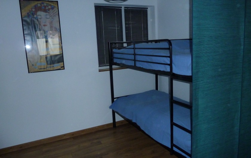 Location de vacances - Villa à Joyeuse - Chambre 1 suite parentale  grand lit de 160 cm et deux lits superposés