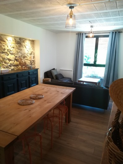 Location de vacances - Appartement à Charvonnex - salle à manger