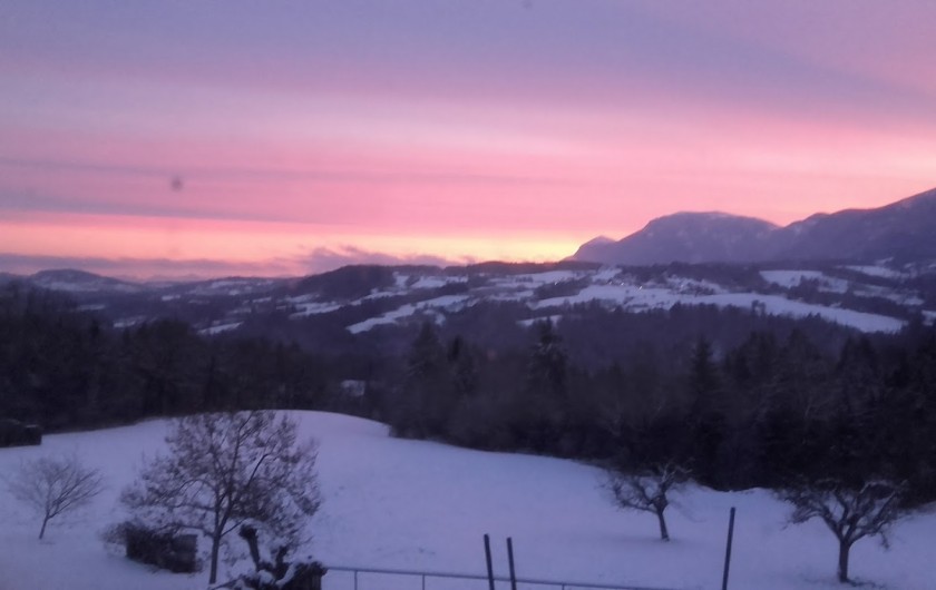 Location de vacances - Appartement à Charvonnex - coucher de soleil vu de la maison