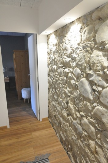 Location de vacances - Appartement à Charvonnex - charme et authenticité des murs en pierre