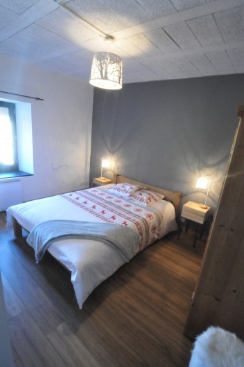 Location de vacances - Appartement à Charvonnex - chambre Parmelan