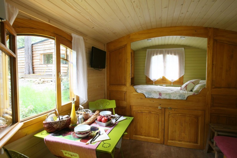 Location de vacances - Cabane dans les arbres à Rivière-sur-Tarn - La Roulotte