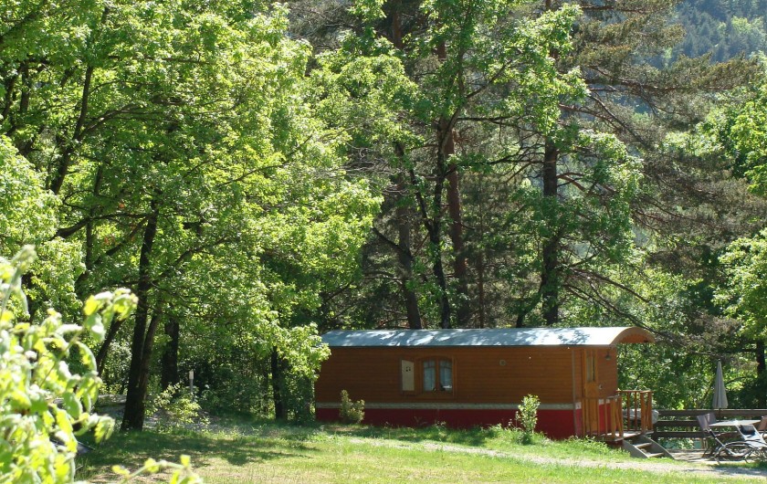 Location de vacances - Cabane dans les arbres à Rivière-sur-Tarn - La Roulotte