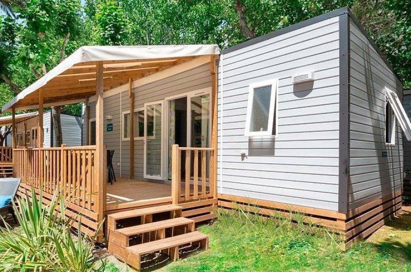 Location de vacances - Camping à Brem-sur-Mer - Mobil Home "confort" terrasse ouverte