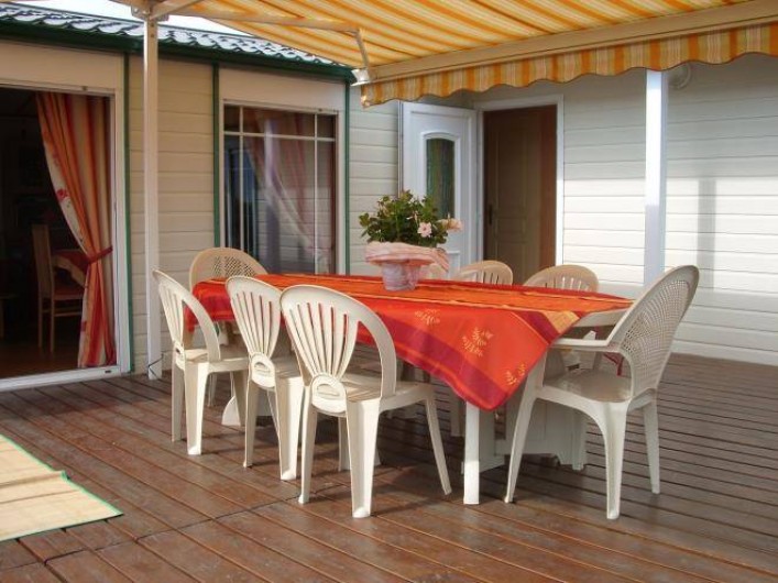 Location de vacances - Camping à Brem-sur-Mer - Chalet "Prestige XL" terrasse ouverte