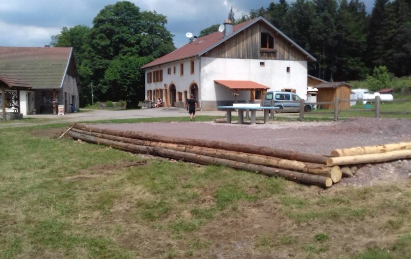 Location de vacances - Appartement à Corcieux - coin pétanque et ping-pong