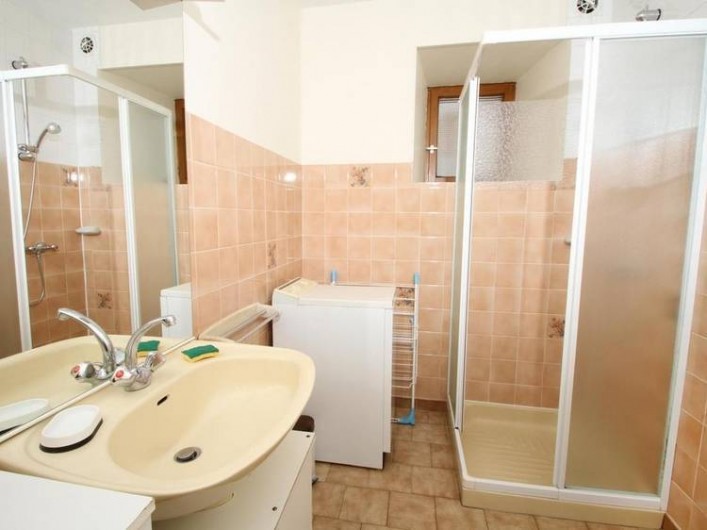 Location de vacances - Gîte à Saint-Étienne-de-Serre - Salle de bain