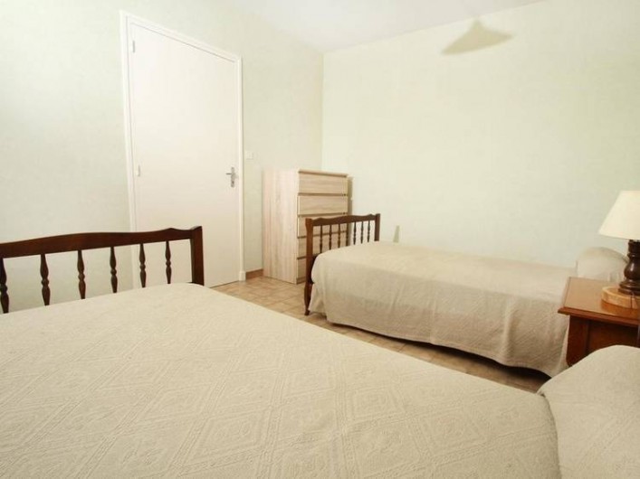 Location de vacances - Gîte à Saint-Étienne-de-Serre - Chambre deux lits