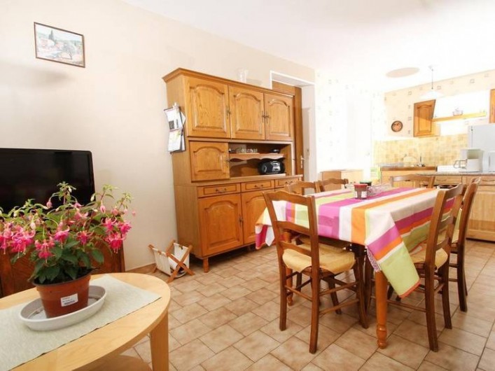 Location de vacances - Gîte à Saint-Étienne-de-Serre - Salon et coin TV