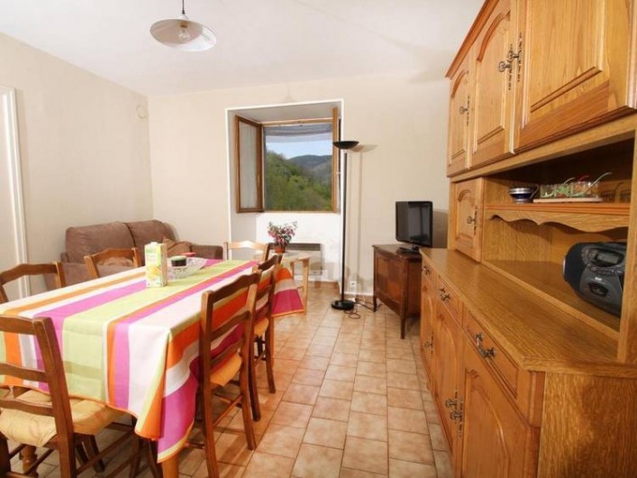 Location de vacances - Gîte à Saint-Étienne-de-Serre - Salon et coin TV