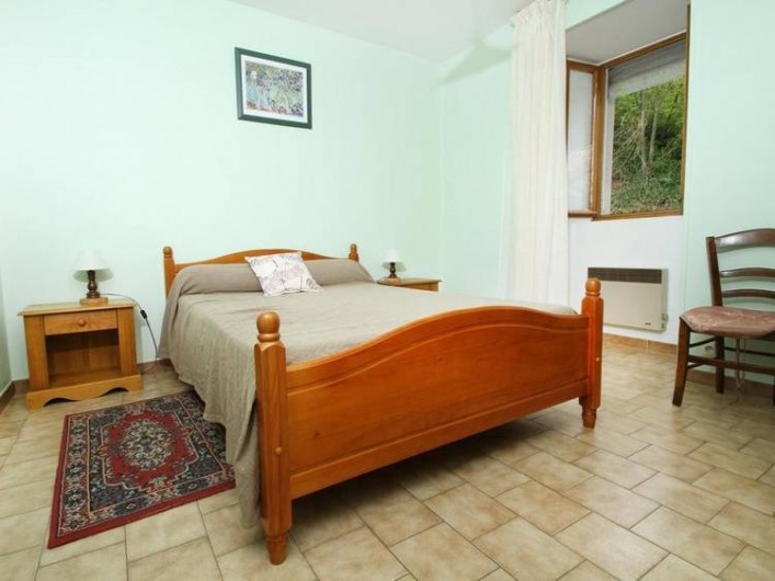 Location de vacances - Gîte à Saint-Étienne-de-Serre - Grande chambre