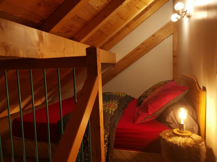 Location de vacances - Chalet à Briançon - couchage sur la mezzanine des 2 chambres en duplex