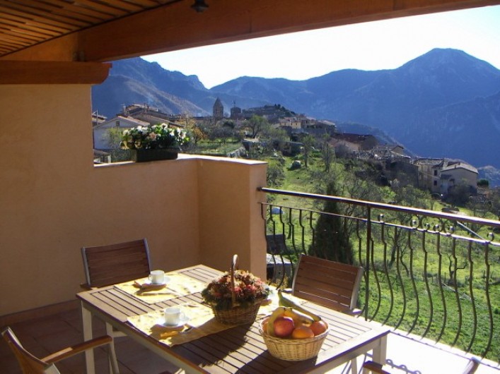 Location de vacances - Gîte à Utelle - Terrasse 24 m² plein sud