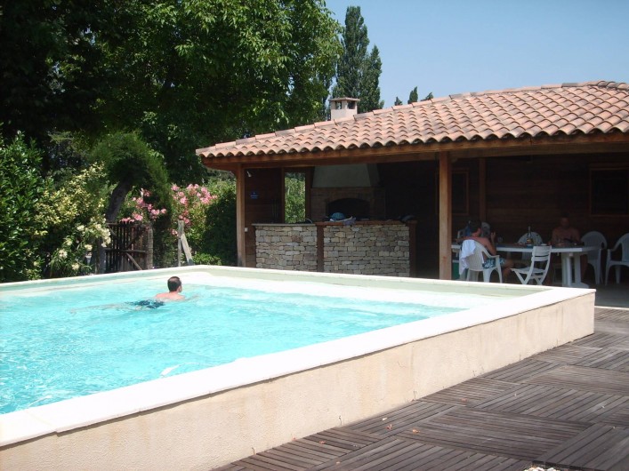 Location de vacances - Gîte à Caumont-sur-Durance - Pool-house au bord de la piscine