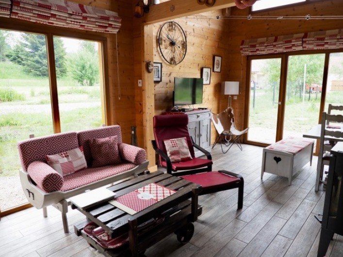Location de vacances - Chalet à La Pesse - salon et séjour