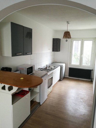 Location de vacances - Appartement à Boulogne-sur-Mer - Cuisine fonctionnel avec, four, micro onde, frigo, grille pain, cafetière...