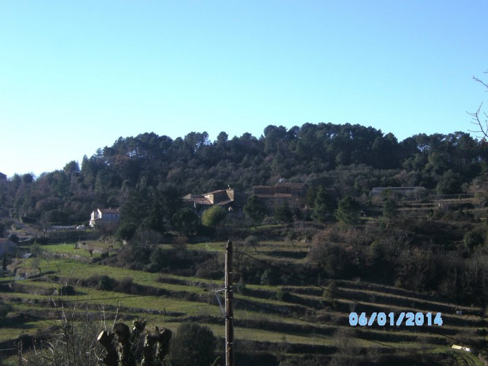Location de vacances - Maison - Villa à Générargues - vue entrée terrasse barbecue