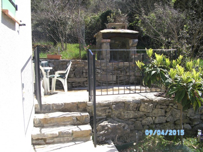 Location de vacances - Maison - Villa à Générargues - Barbecue rustique sur terrasse