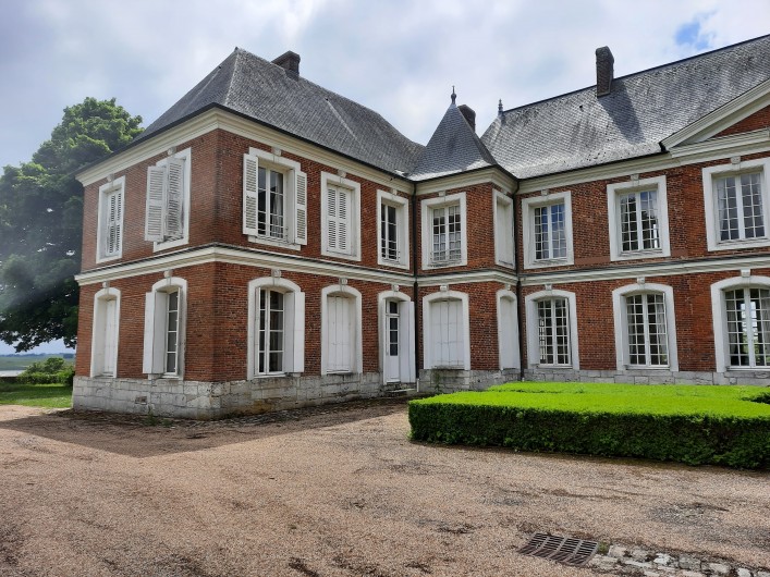 Location de vacances - Château - Manoir à Mesnil-Verclives - facade principale