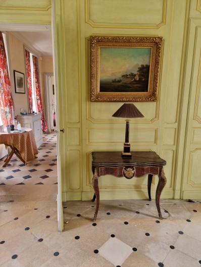 Location de vacances - Château - Manoir à Mesnil-Verclives - detail dans la salle à manger