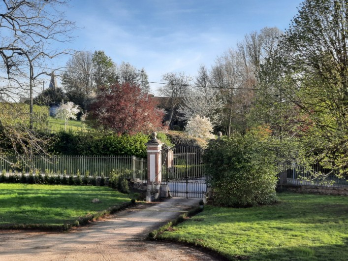 Location de vacances - Château - Manoir à Mesnil-Verclives - le portail