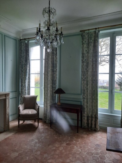 Location de vacances - Château - Manoir à Mesnil-Verclives - vue d'une chambre au rez de chaussée