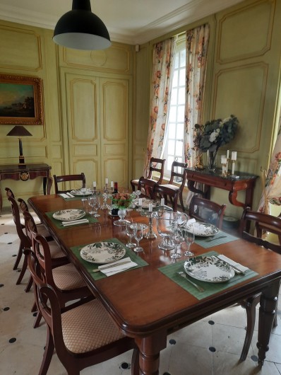 Location de vacances - Château - Manoir à Mesnil-Verclives - la salle a manger pour 14 personnes