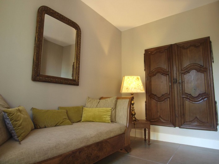 Location de vacances - Appartement à Sète - Espace salon de la chambre La Pointe Courte